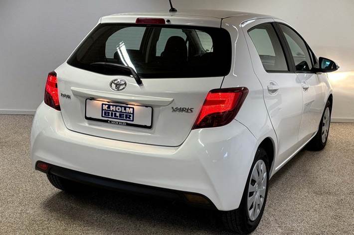 Hvid Toyota Yaris fra 2017