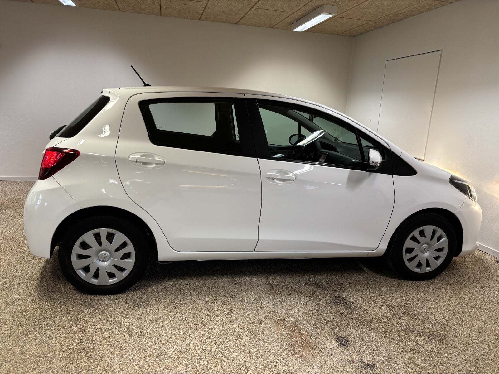 Hvid Toyota Yaris fra 2017