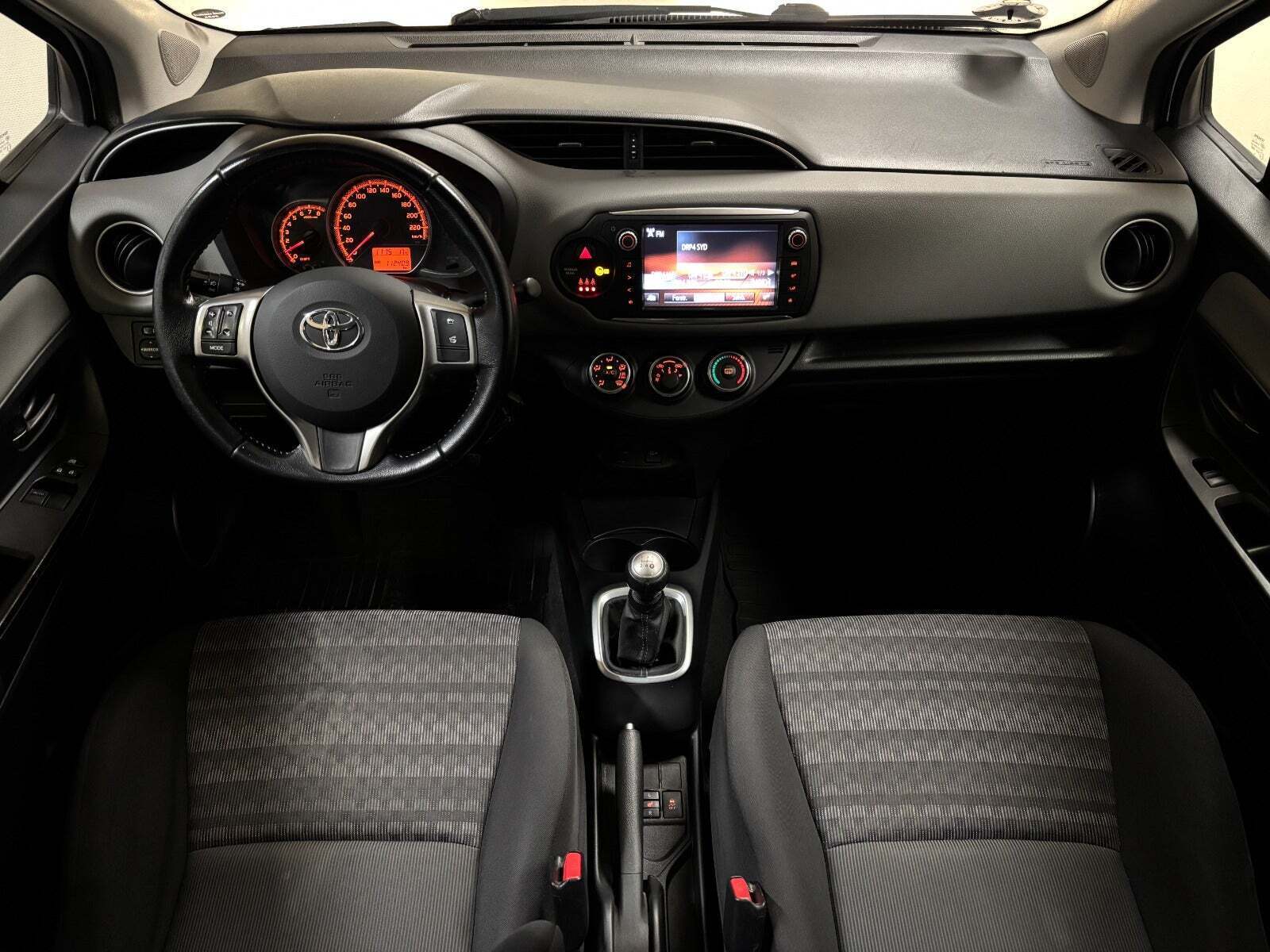Hvid Toyota Yaris fra 2017