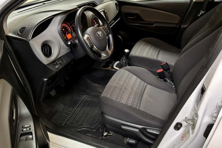 Hvid Toyota Yaris fra 2017