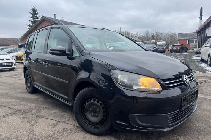 undefined VW Touran fra 2010 set udefra