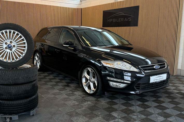 Sort Ford Mondeo fra 2011