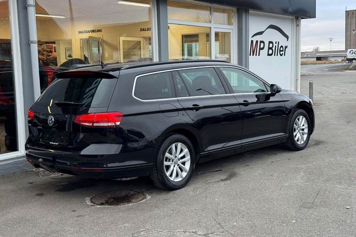 Sort VW Passat fra 2019