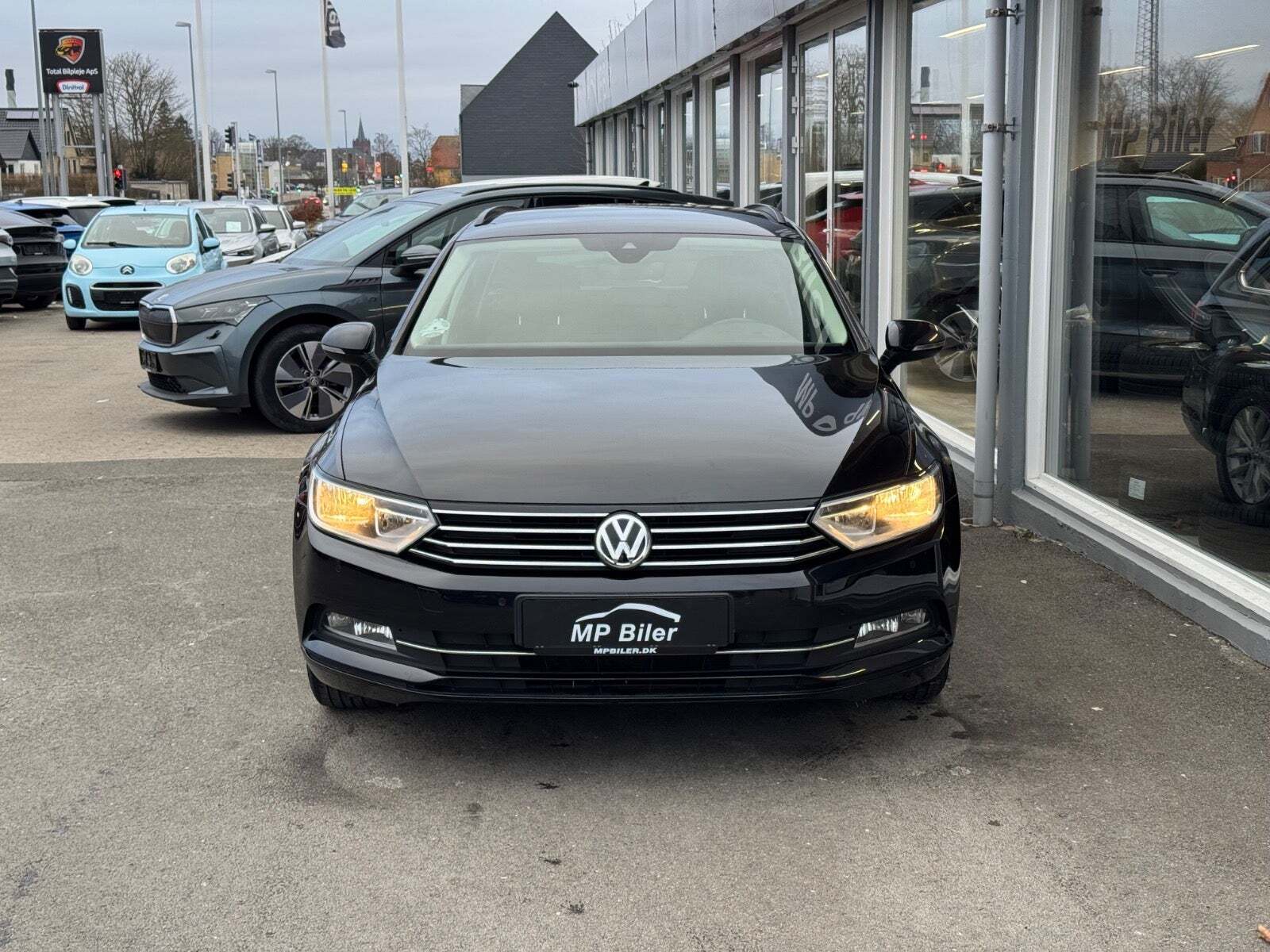 Sort VW Passat fra 2019