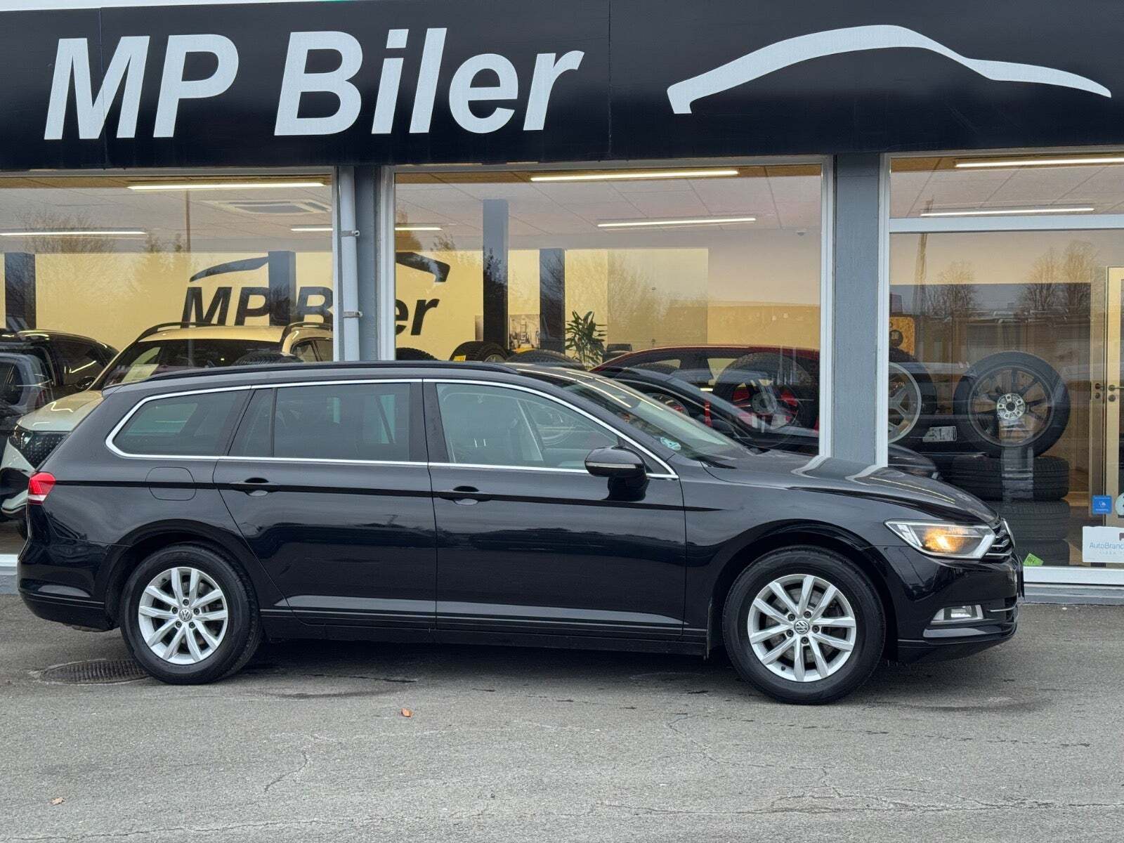 Sort VW Passat fra 2019