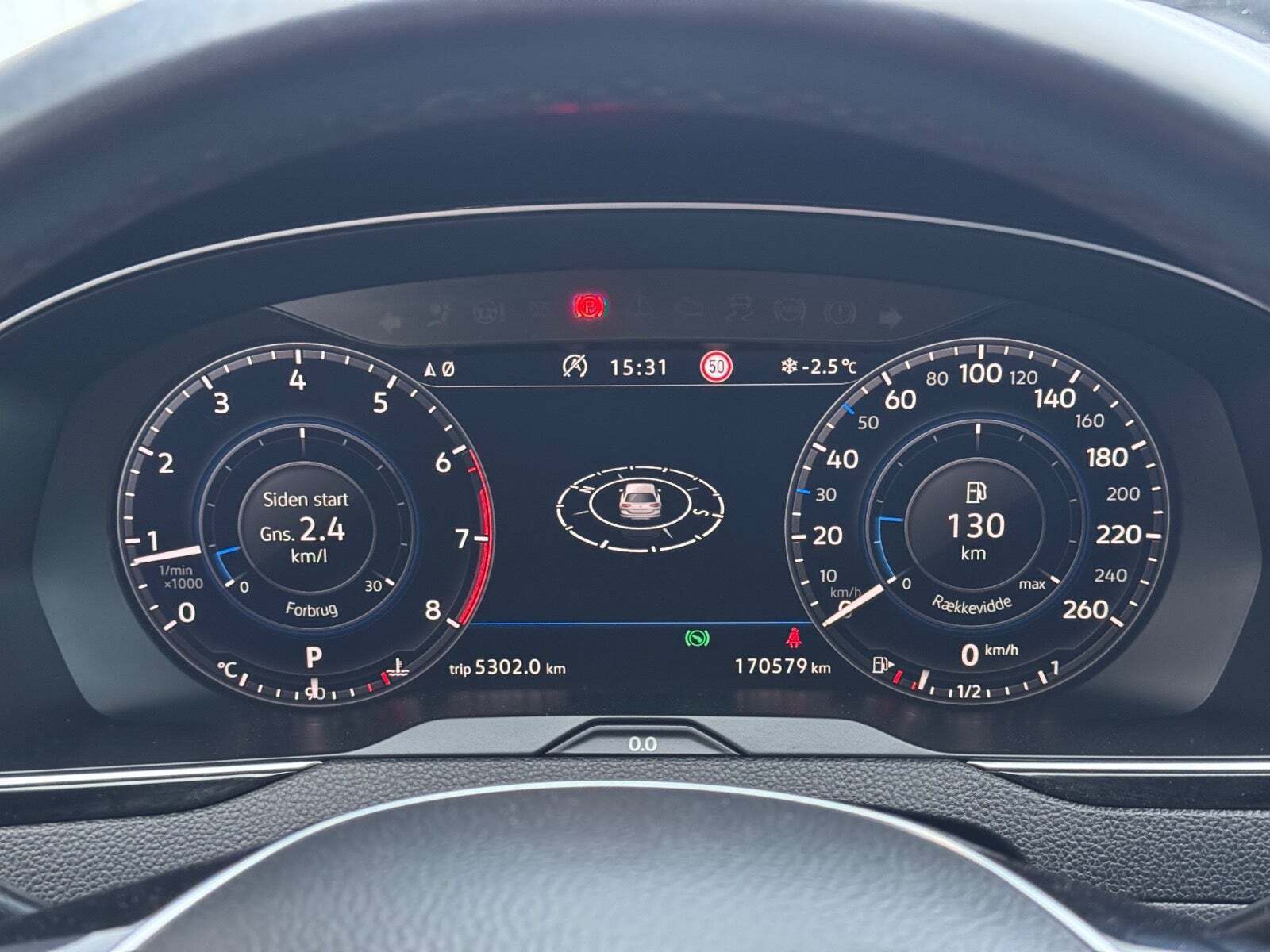 Sort VW Passat fra 2019