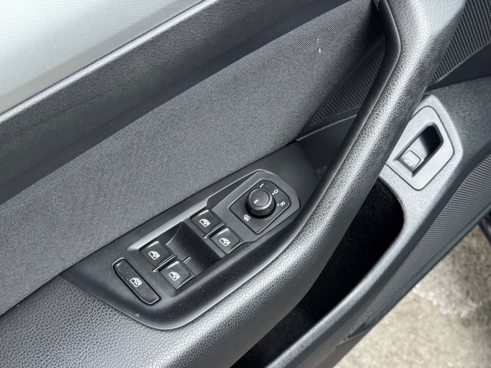 Sort VW Passat fra 2019