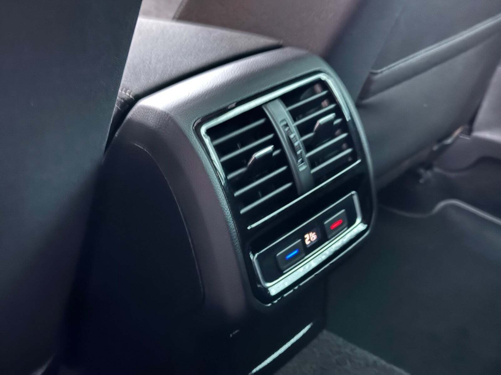 Sort VW Passat fra 2019