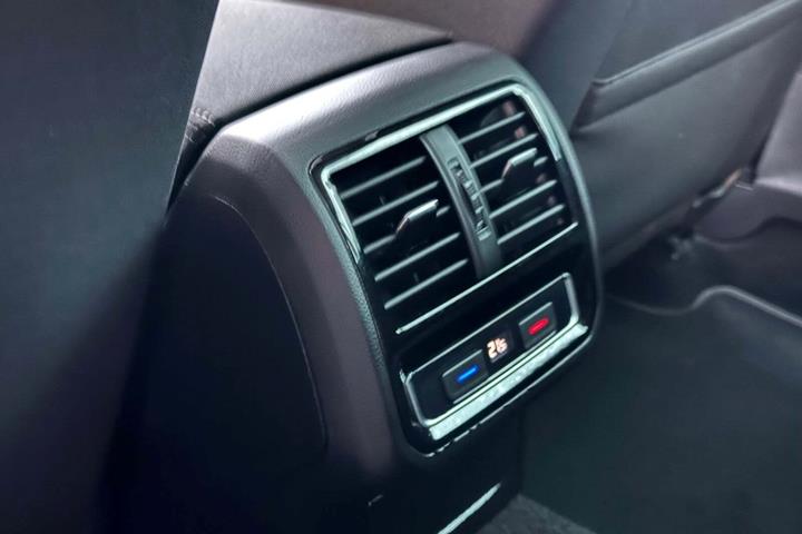 Sort VW Passat fra 2019