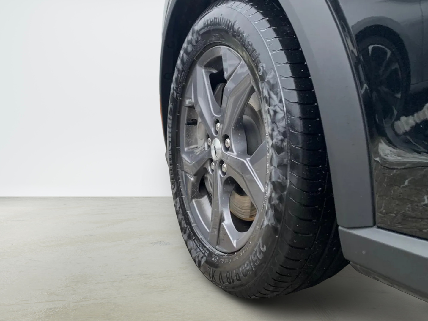 Grå Ford Mustang Mach-E fra 2023