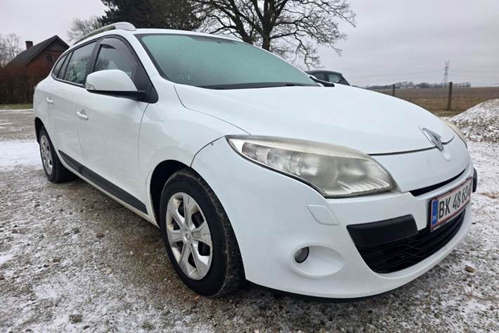 Grøn Renault Megane III fra 2009 set udefra
