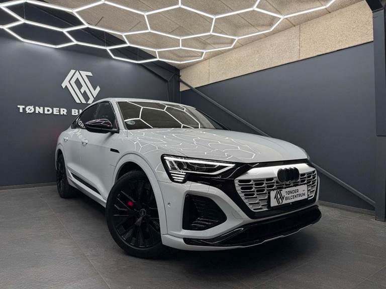 Audi Q8 e-tron 55 S-line Black Style Sportback quattro