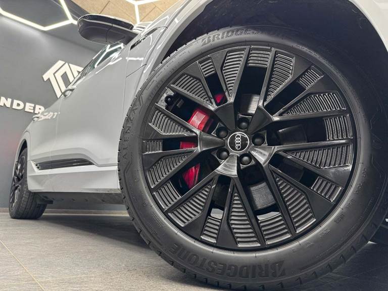 Audi Q8 e-tron 55 S-line Black Style Sportback quattro