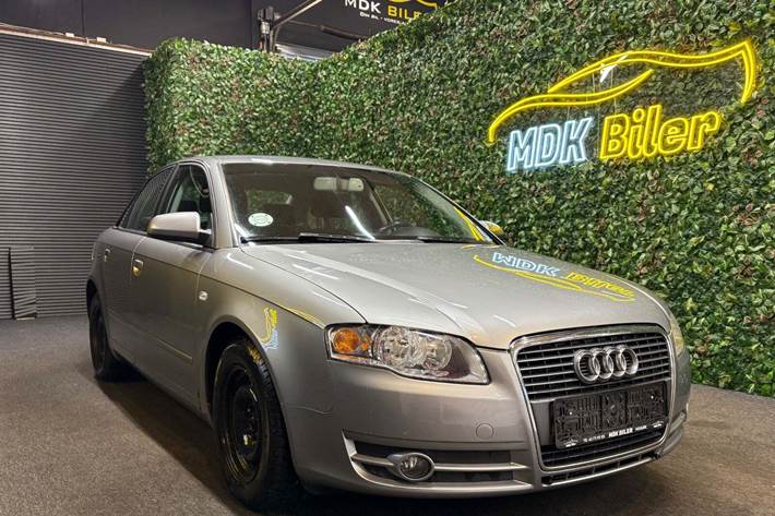 undefined Audi A4 fra 2006 set udefra