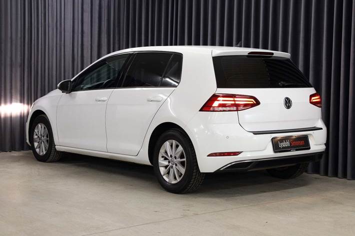 Hvid VW Golf VII fra 2018