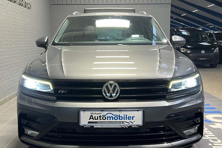 Grå VW Tiguan fra 2017