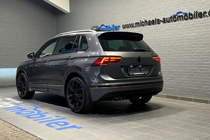 Grå VW Tiguan fra 2017