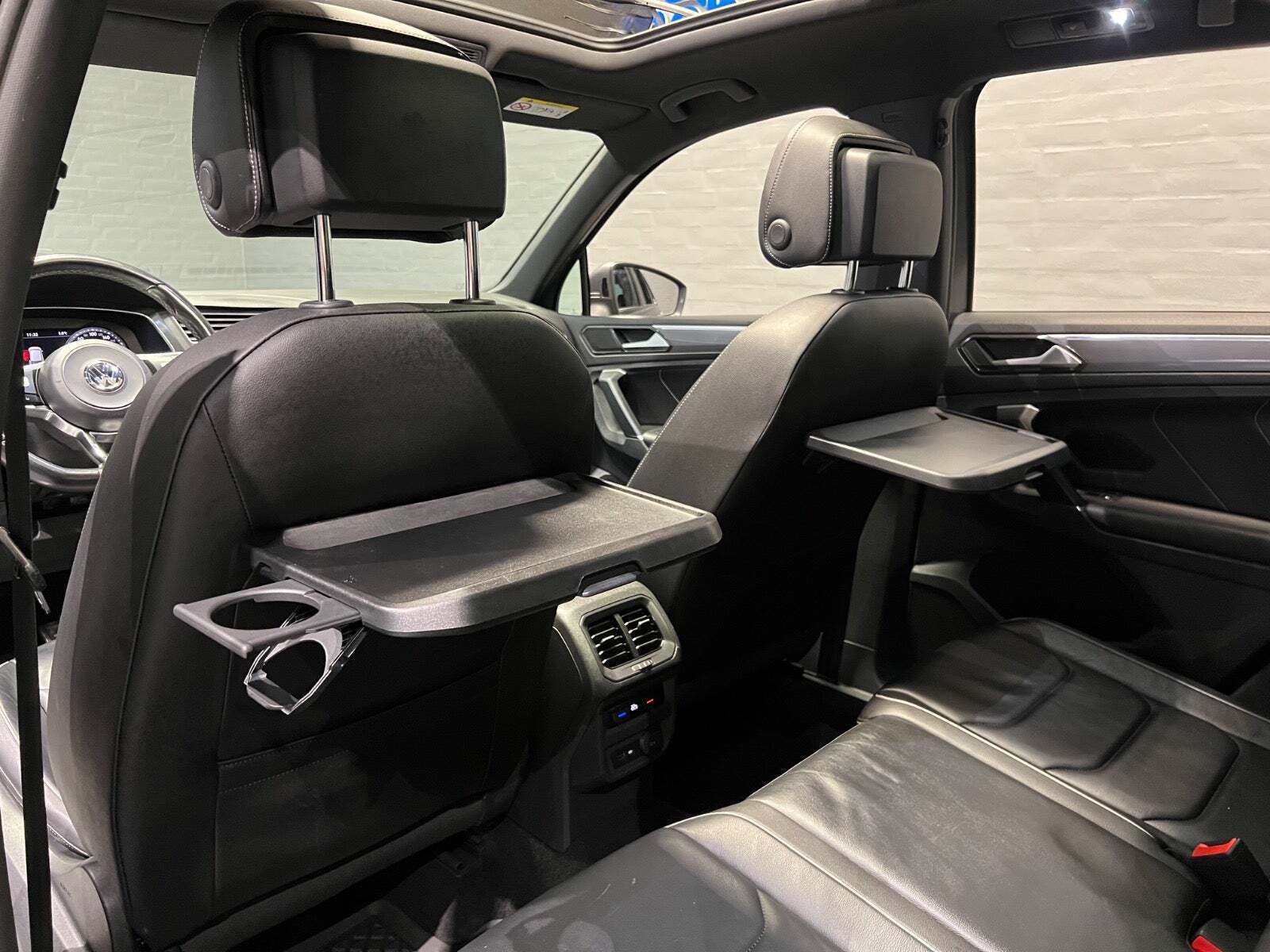 Grå VW Tiguan fra 2017