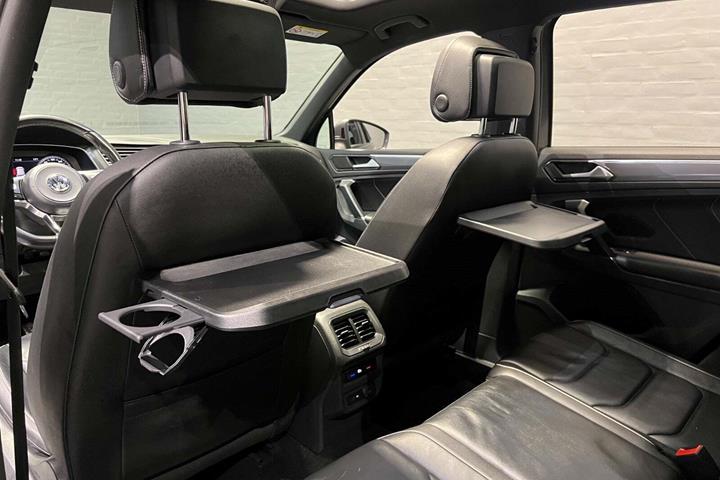 Grå VW Tiguan fra 2017