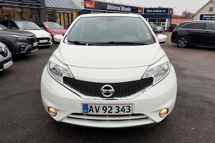 Hvid Nissan Note fra 2015