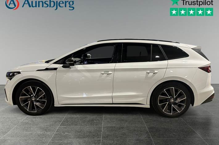Hvid Skoda Enyaq fra 2022