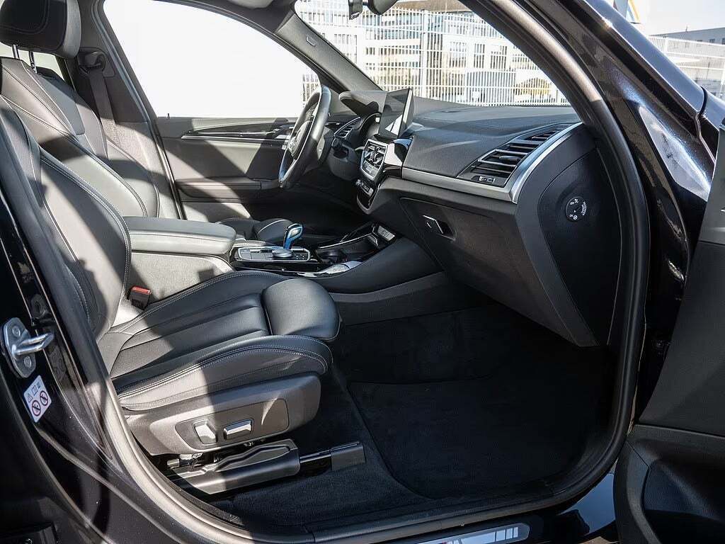 Sort BMW iX3 fra 2022