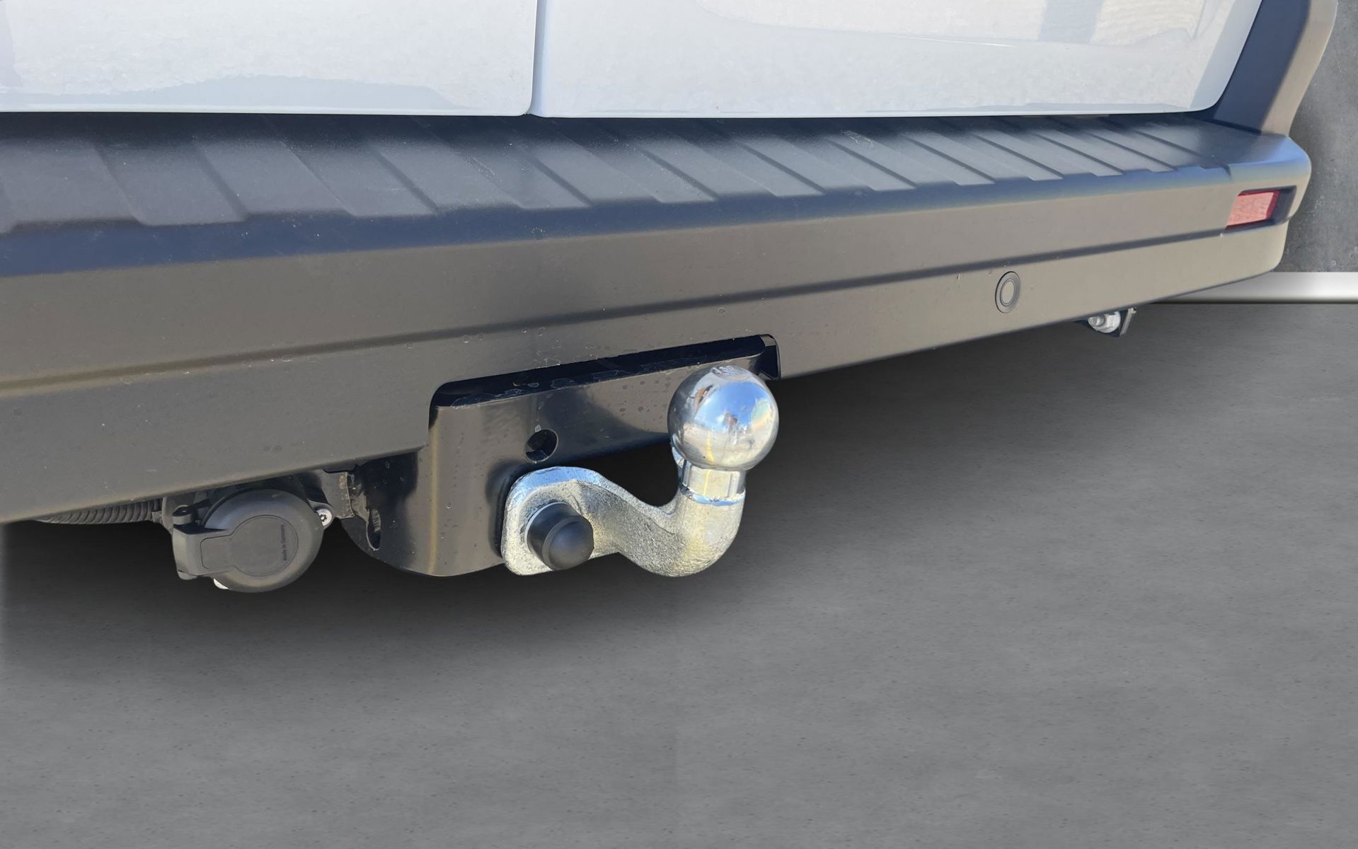 Hvid Nissan Primastar fra 2025