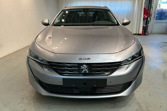 Grå Peugeot 508 fra 2020