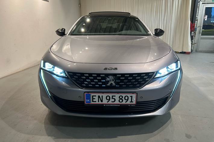 Grå Peugeot 508 fra 2021