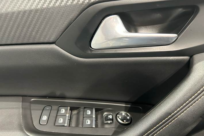 Grå Peugeot 508 fra 2021