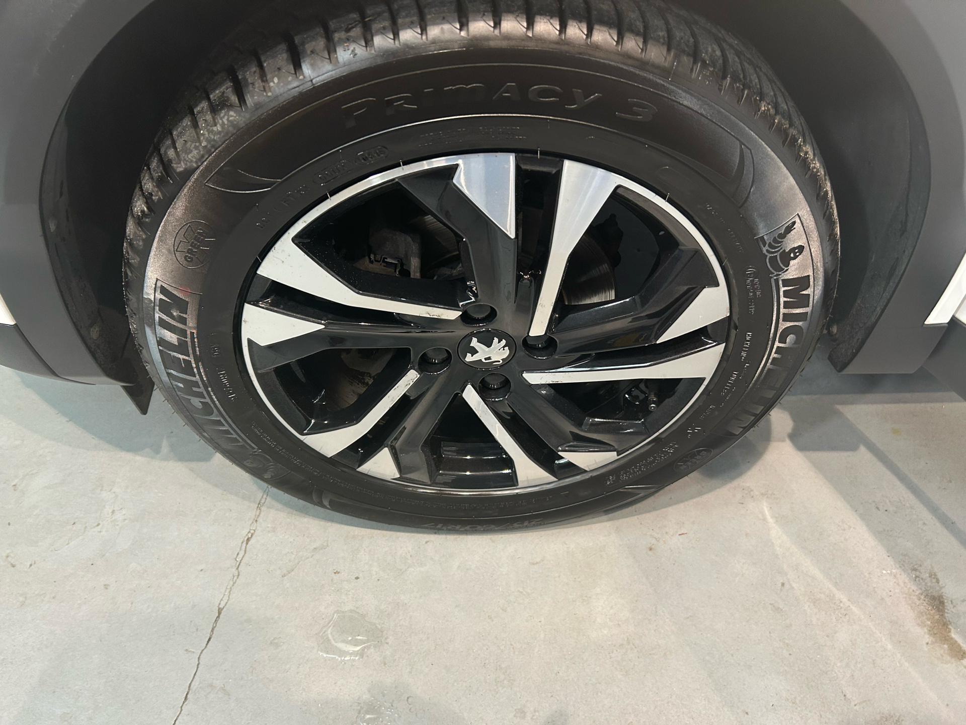 Hvid Peugeot 2008 fra 2020