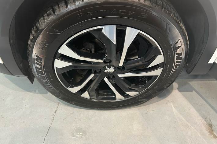 Hvid Peugeot 2008 fra 2020