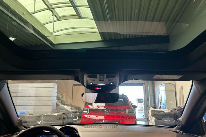 Grå Alfa Romeo Junior fra 2025