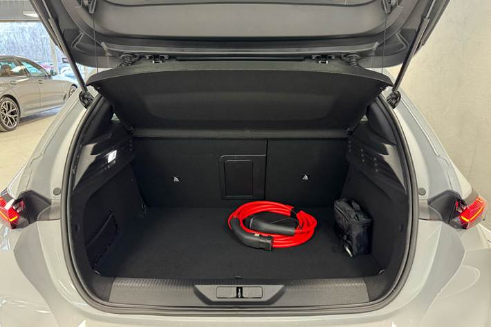 Hvid Peugeot E-308 fra 2024