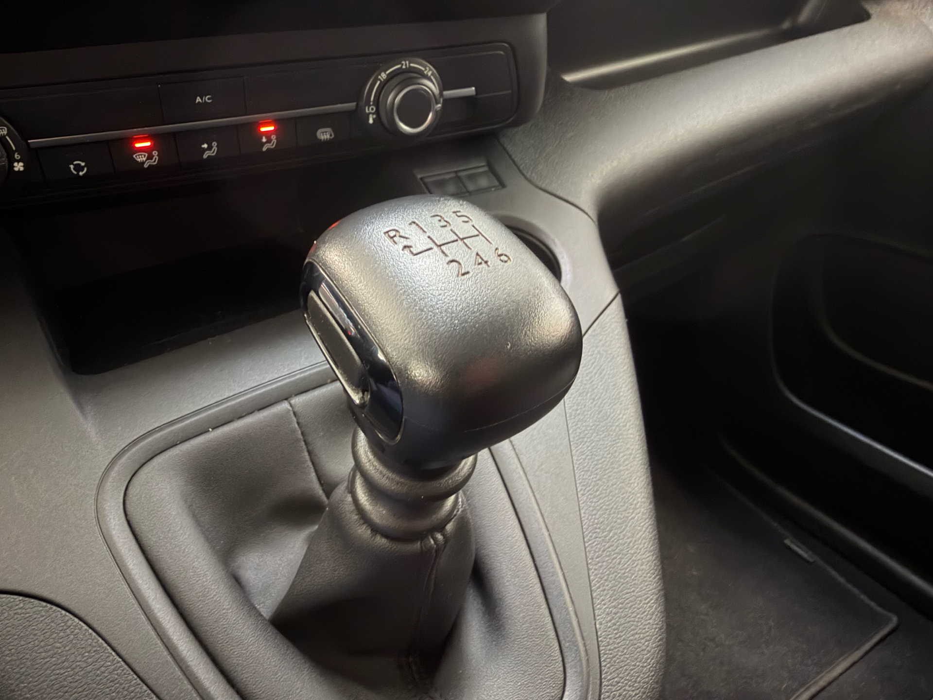 Hvid Opel Combo fra 2022