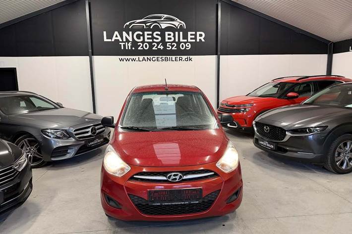 Rød Hyundai i10 fra 2012