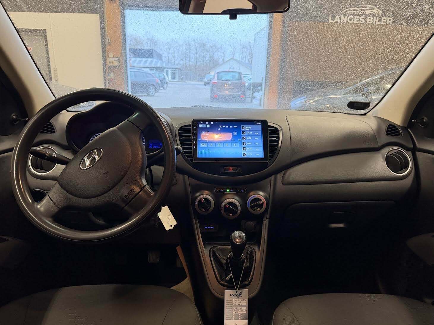 Rød Hyundai i10 fra 2012