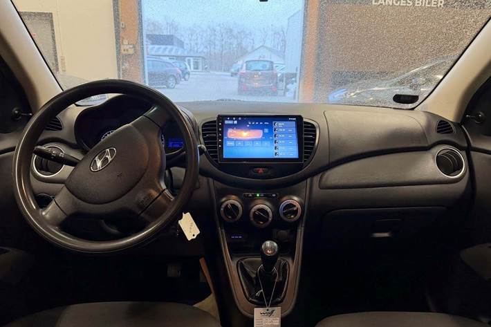 Rød Hyundai i10 fra 2012