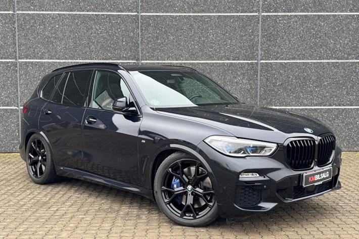 Sort BMW X5 fra 2021 set udefra