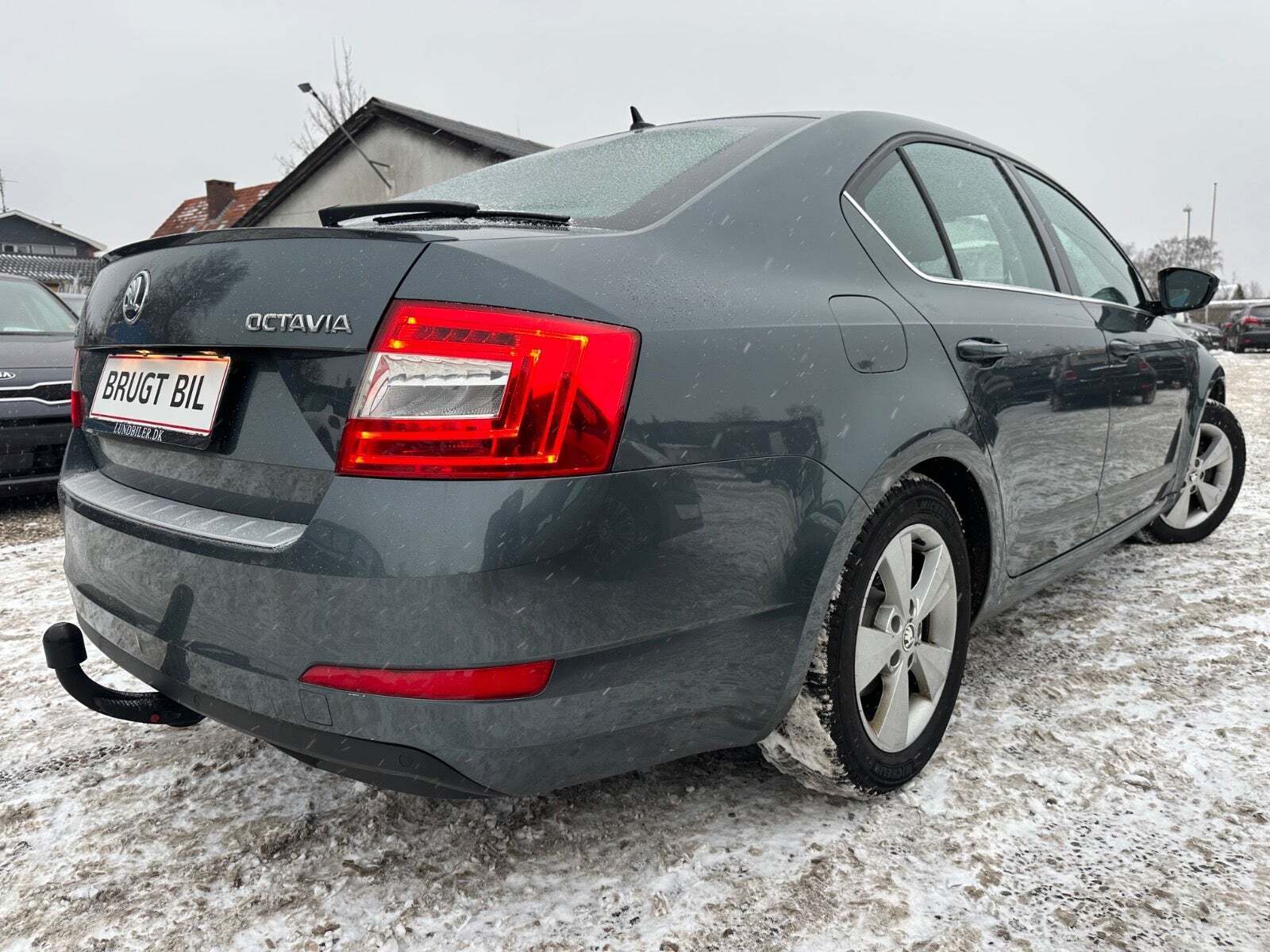 Grå Skoda Octavia fra 2016