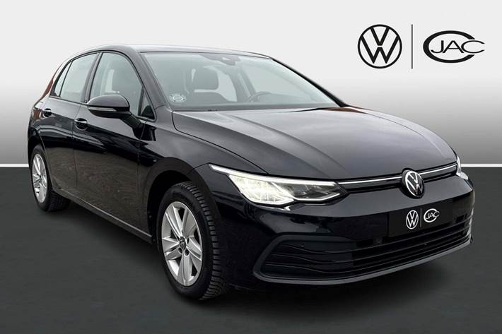 Sort VW Golf VIII fra 2022 set udefra