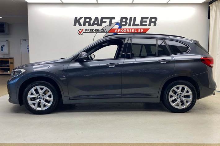 Grå BMW X1 fra 2021