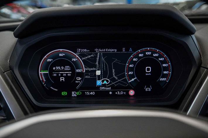 Sølv Audi Q4 e-tron fra 2023