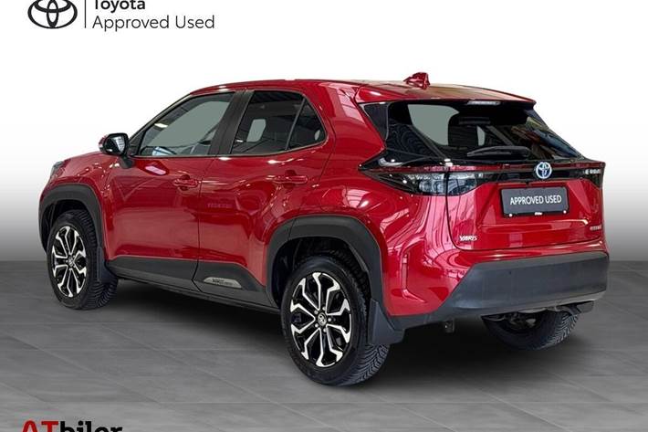 Rød Toyota Yaris Cross fra 2021