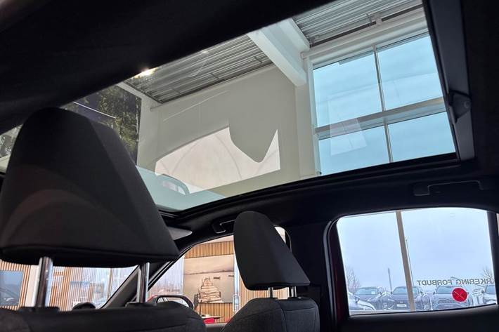 Rød Toyota Yaris Cross fra 2021