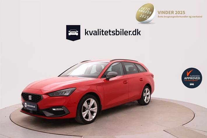 Rød Seat Leon fra 2021 set udefra