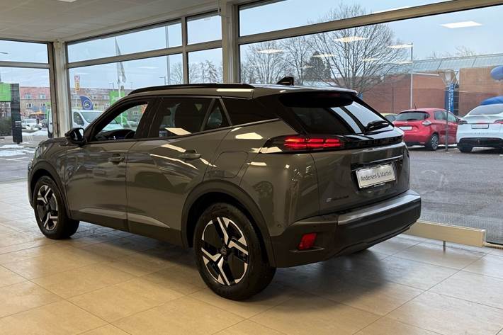 Grå Peugeot e-2008 fra 2024