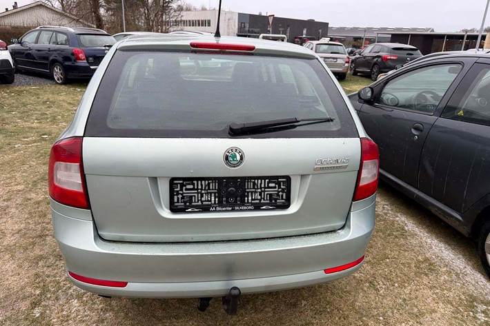 Grøn Skoda Octavia fra 2012