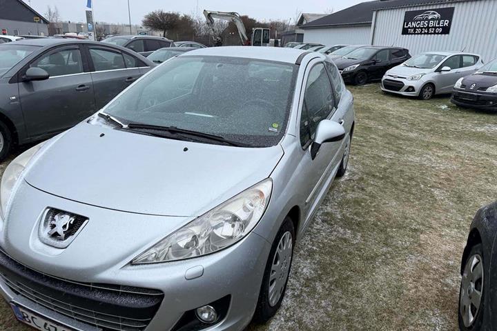 Sølv Peugeot 207 fra 2012