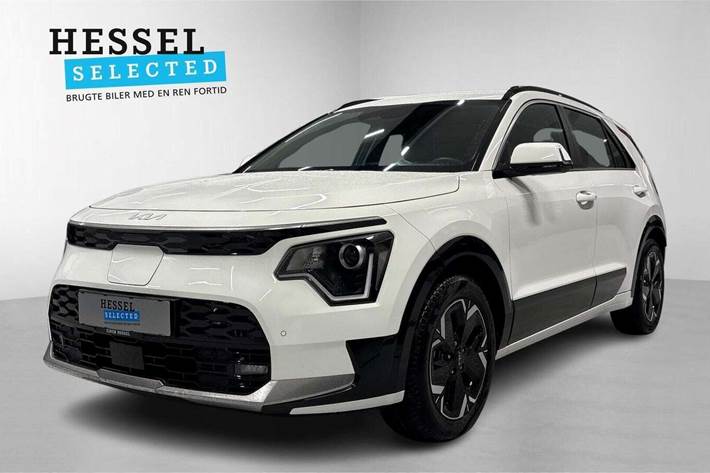 Hvid Kia Niro fra 2023 set udefra